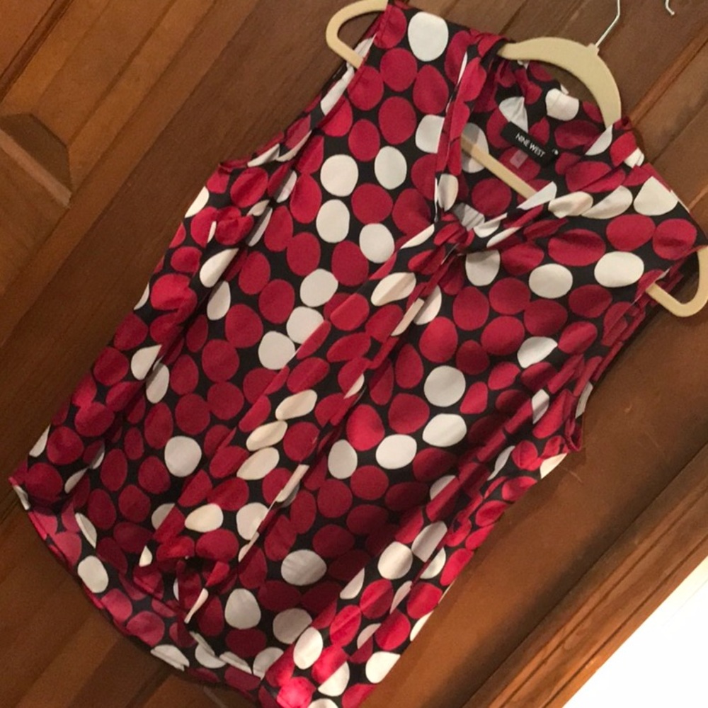 Sleeveless Nine West polka dot top